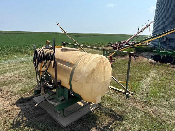 3pt-200-gallon-sprayer-image-3