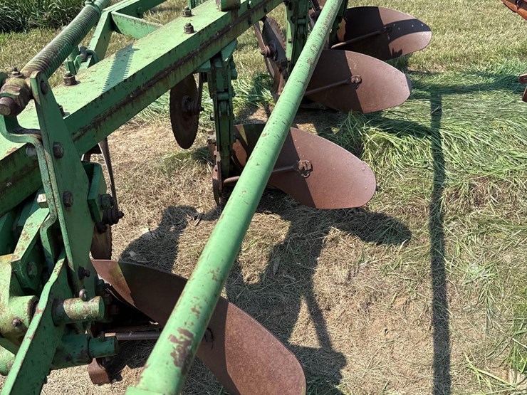 john-deere-4-bottom-plow-image-6