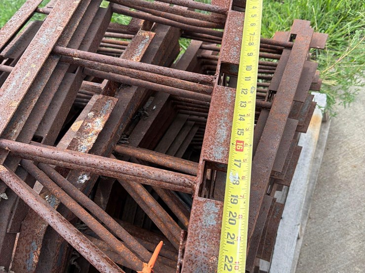 3--pallets-of-v-shaped-metal-grain-bin-supports-image-9