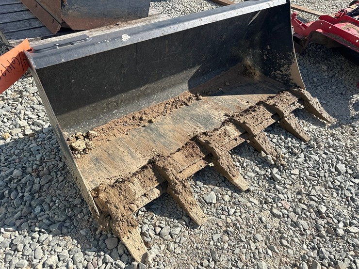 2021-massey-ferguson-1805-image-89