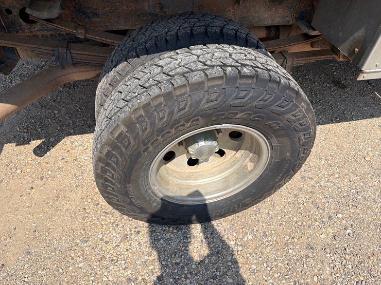 2001-chevrolet-k3500-image-27