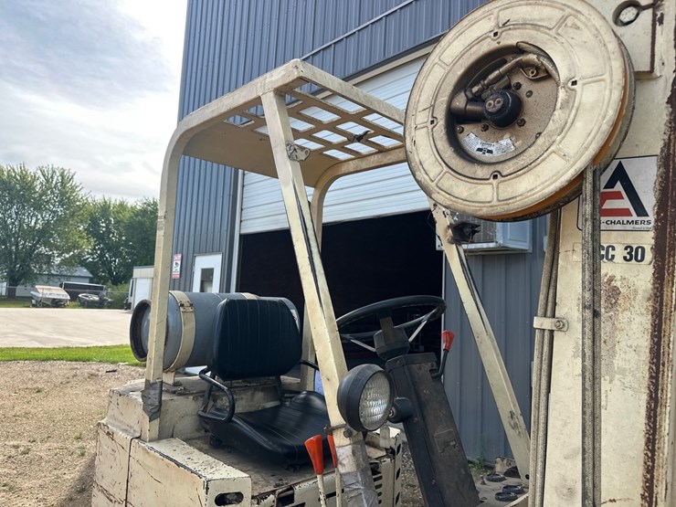#3105-•-allis-chalmers-acc30-forklift-image-14