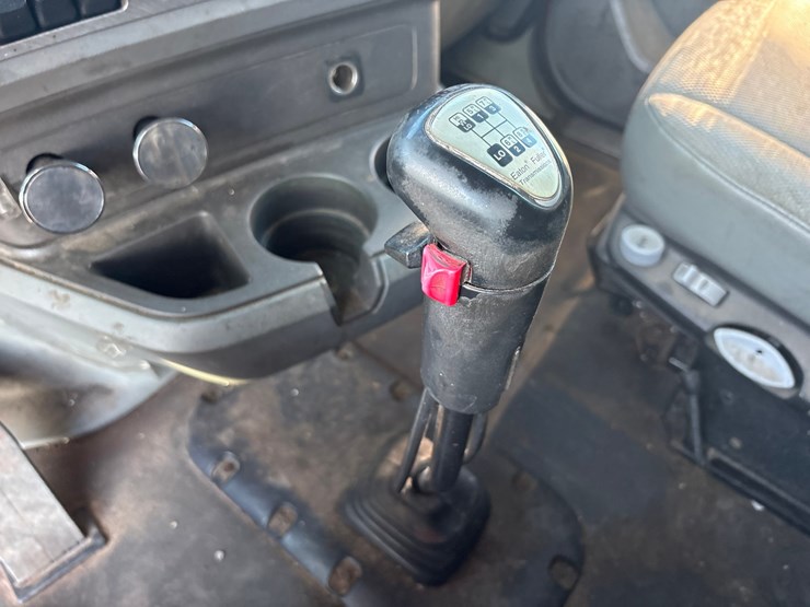 2014-kenworth-t680-image-40