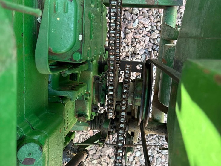 john-deere-630-image-60