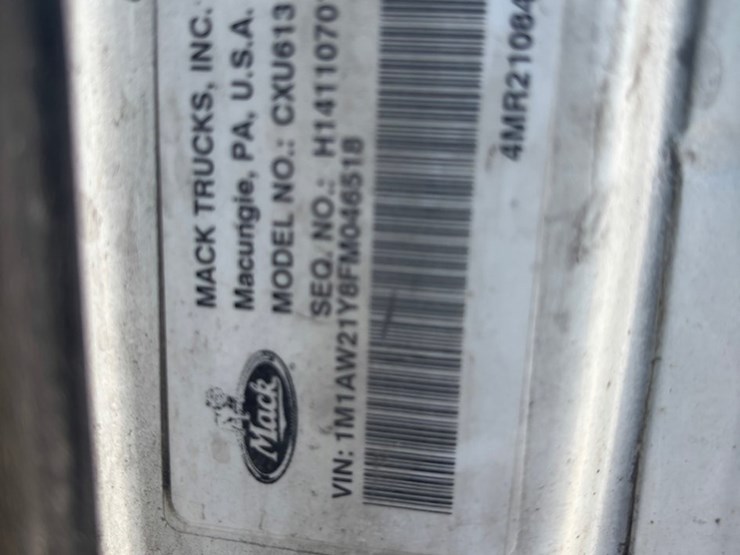 #2161-•-2015-mack-cxu600-sleeper-cab-truck-tractor-image-127