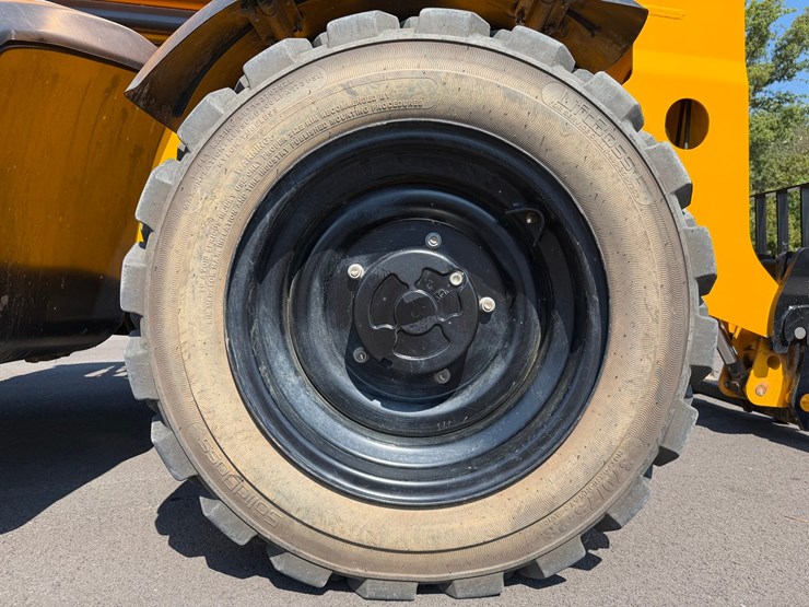2024-jcb-509-42-image-112