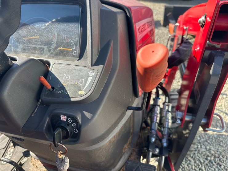 2021-massey-ferguson-1805-image-40