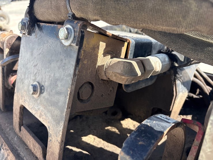 #5462-•-john-deere-cp24c-skid-steer-planer-attachment-image-18