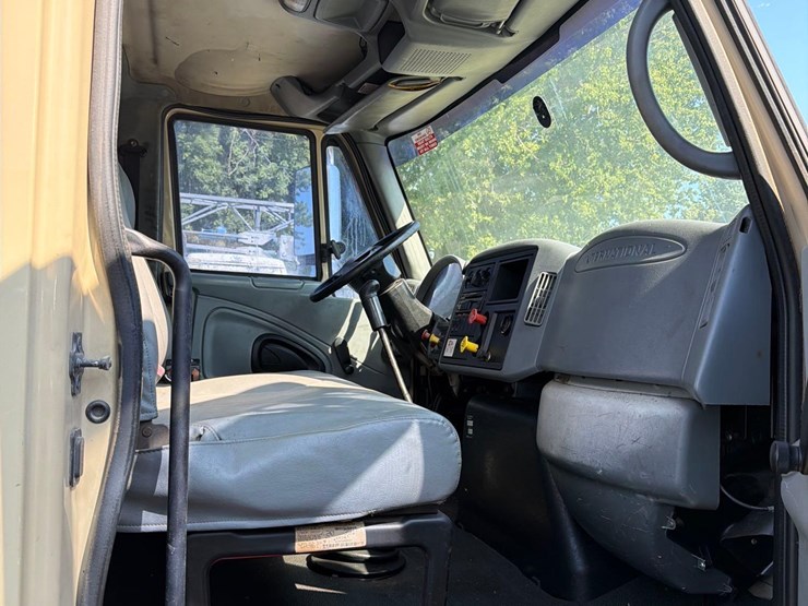 2003-international-durastar-4400-image-27