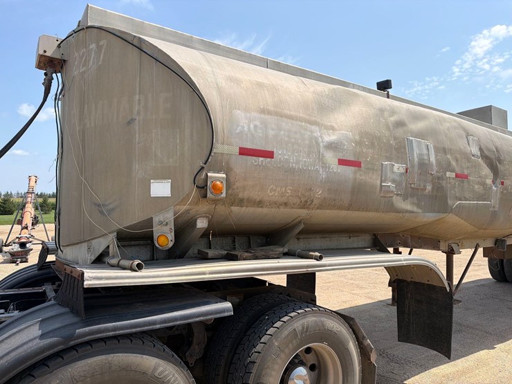 1959-fruehauf-tanker-image-23