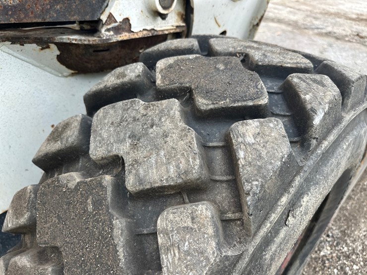 2012-bobcat-s850-image-58