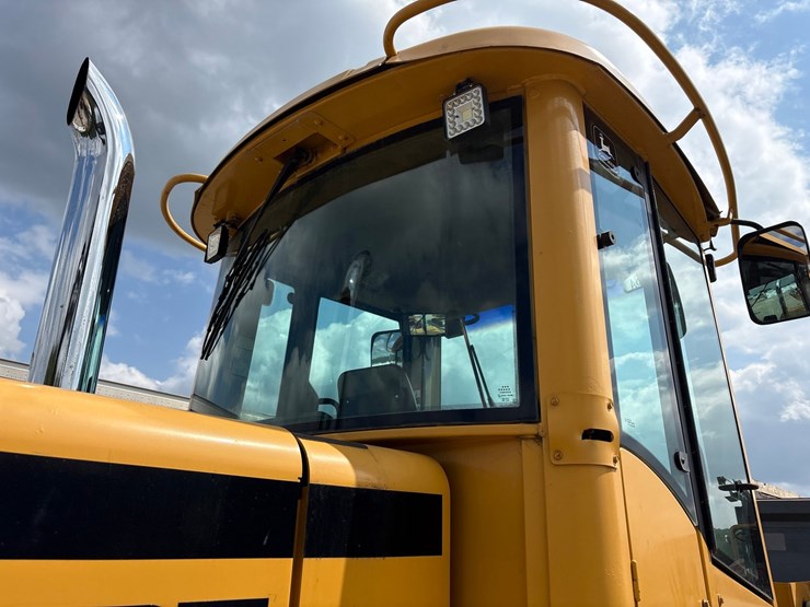 deere-444h-image-12
