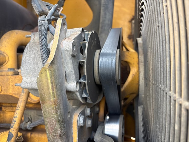 deere-444h-image-52