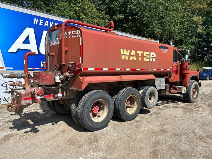 mack-rd690s-image-5