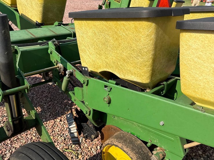 john-deere-7000-image-23