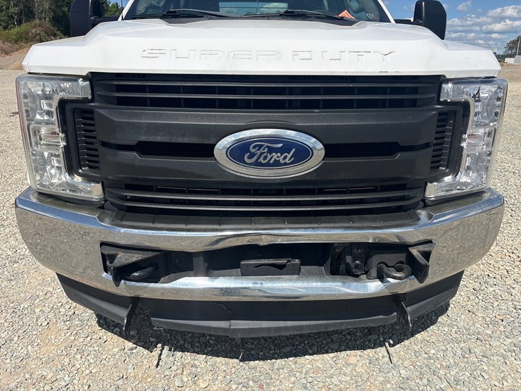 2017-ford-f350-image-12