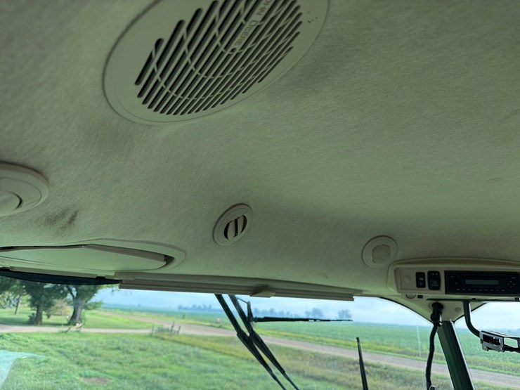 2013-john-deere-s660-image-70