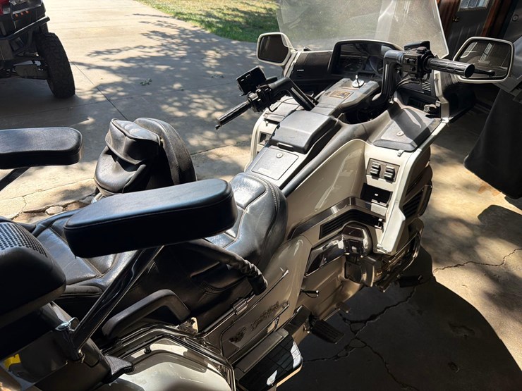 1994-honda-goldwing-motorcycle-image-22