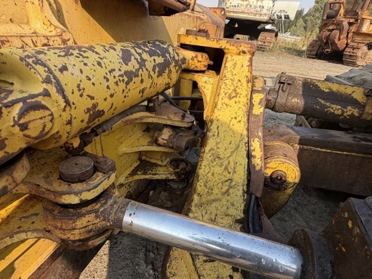 2004-komatsu-d39ex-21-image-11