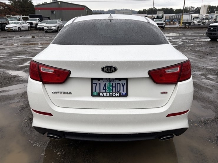 2015-kia-optima-sedan-image-5