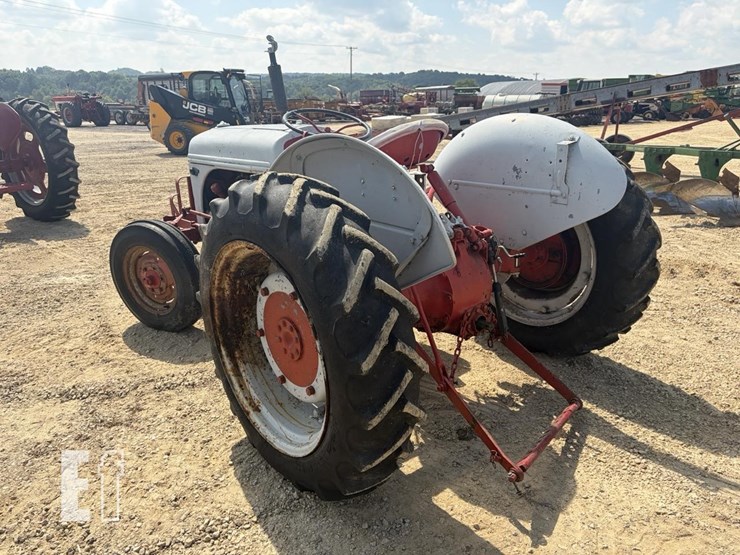 ford-8n-image-2