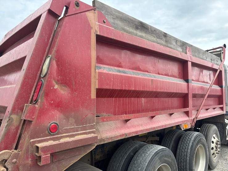 #61388-•-2004-international-5600i-quad-axle-dump-truck-image-19