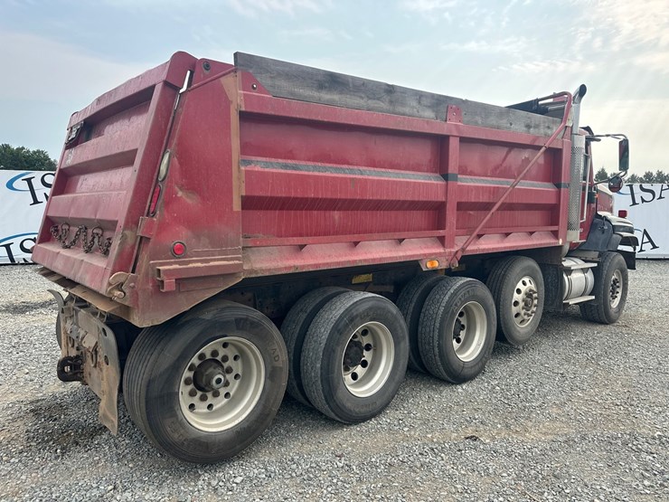 #61388-•-2004-international-5600i-quad-axle-dump-truck-image-5