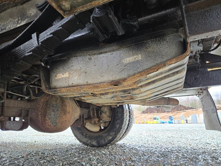 2011-ford-f550-image-37