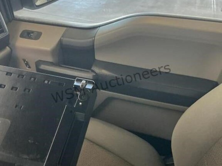 2020-ford-f150-image-19