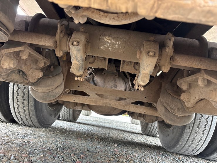 #61388-•-2004-international-5600i-quad-axle-dump-truck-image-62