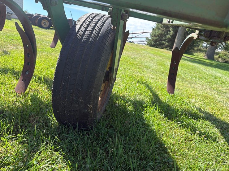 john-deere-100-image-18