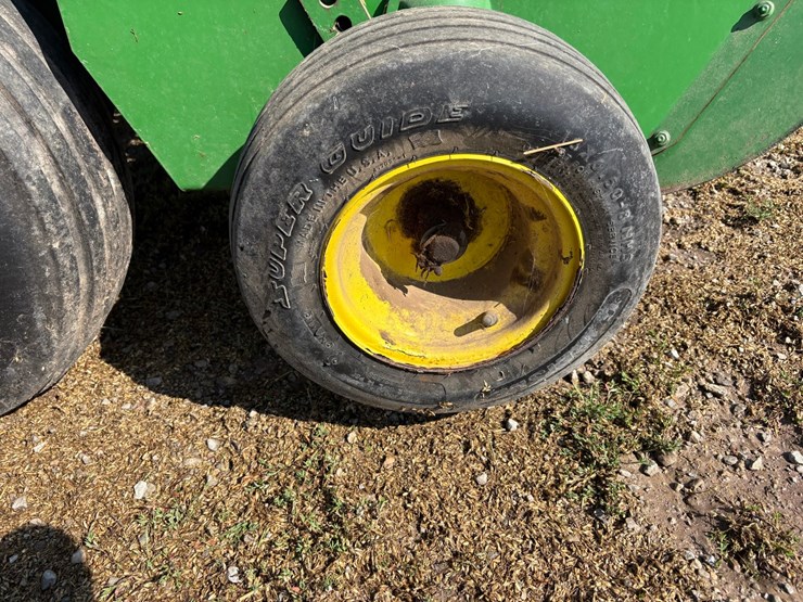john-deere-338-image-34