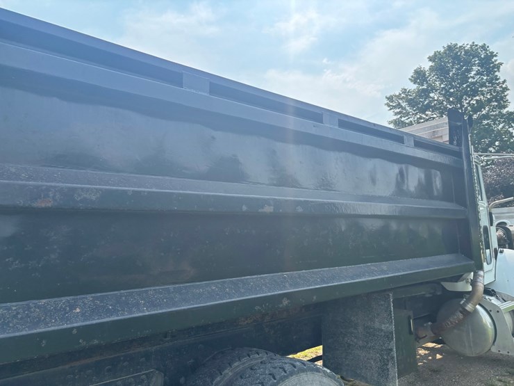 #2289-•-2006-peterbilt-tandem-axle-dump-truck-image-70