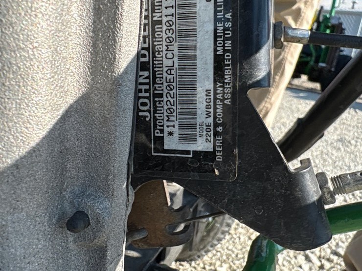 2012-john-deere-11-image-2