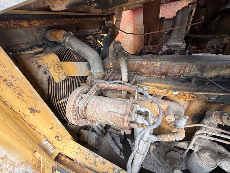 caterpillar-235b-image-33