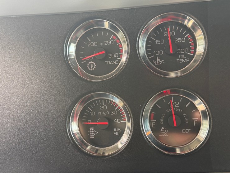2016-kenworth-w900l-image-50