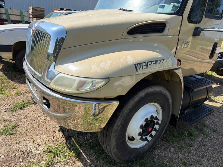 2003-international-durastar-4400-image-17