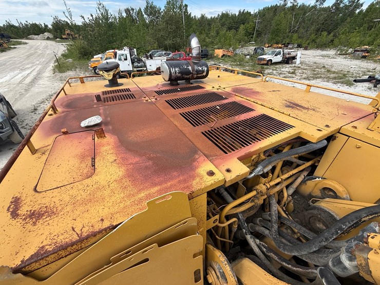 caterpillar-235b-image-27