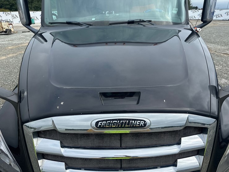 #61416-•-2019-freightliner-cascadia-evolution-iseries-sleeper-cab-truck-tractor-image-11