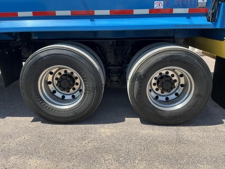 2018-peterbilt-520-image-8