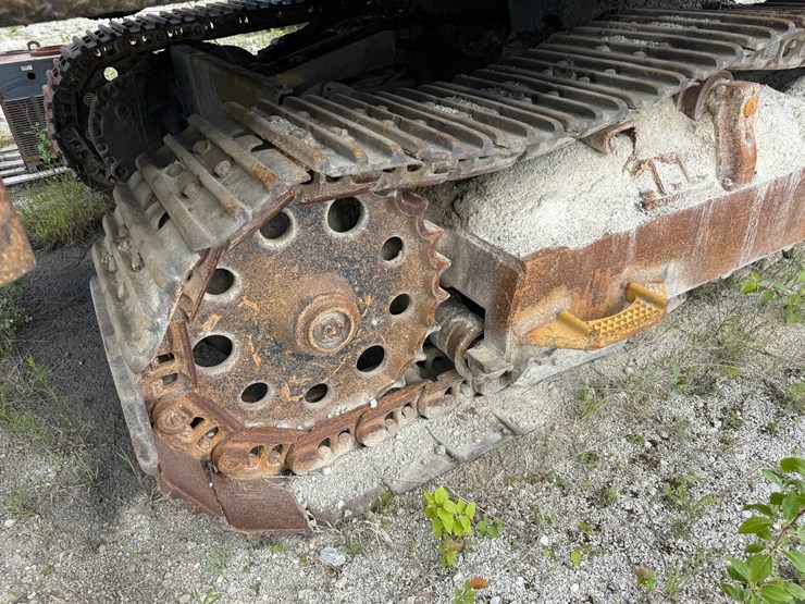 caterpillar-235b-image-51
