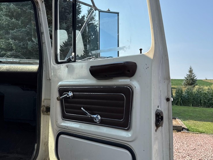 1979-ford-f700-image-54