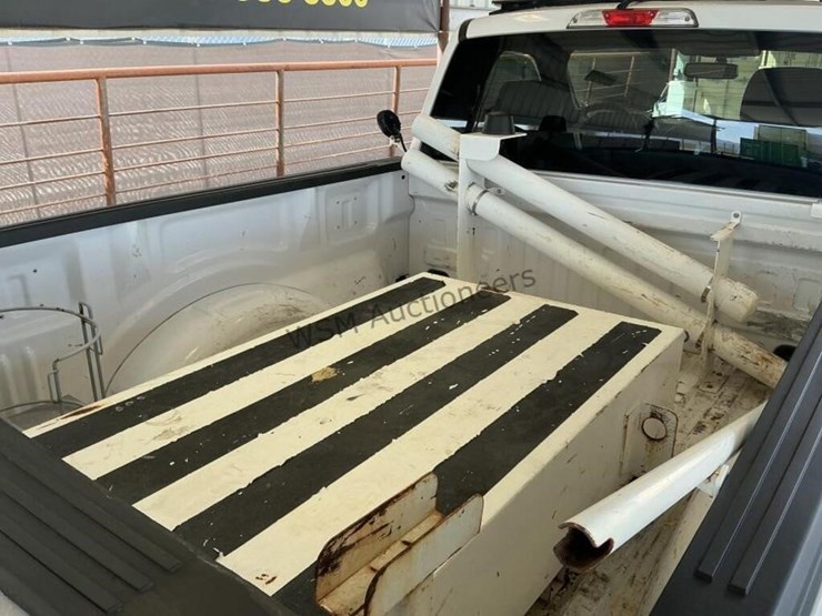 2020-ford-f150-image-9