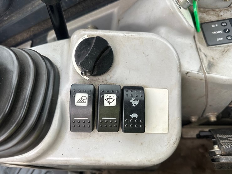 2019-deere-50g-image-55