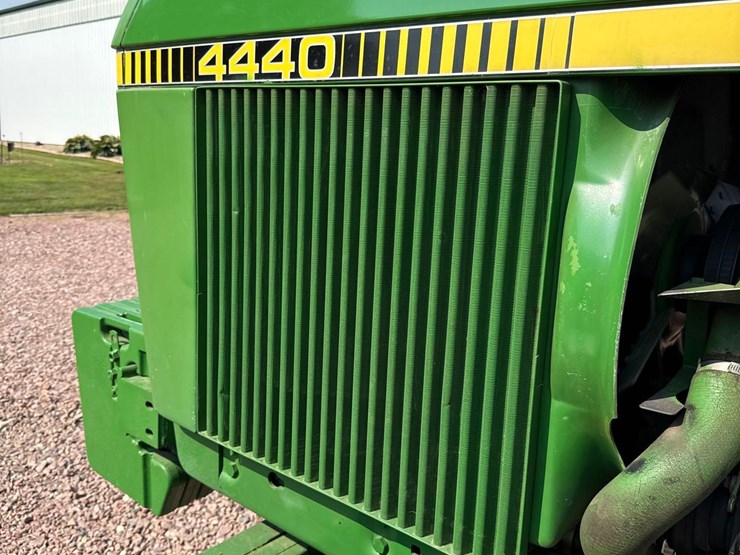 1979-john-deere-4440-image-25