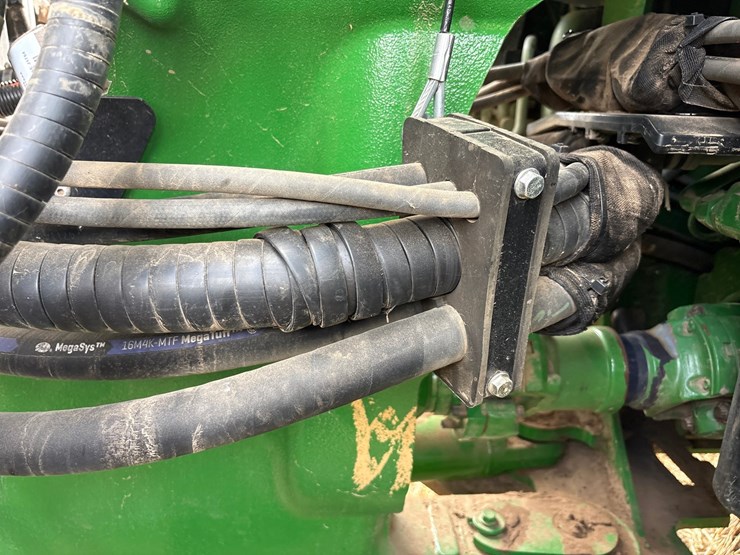 2022-john-deere-640-image-27