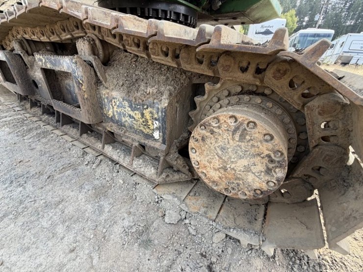 2011-deere-2454d-image-30