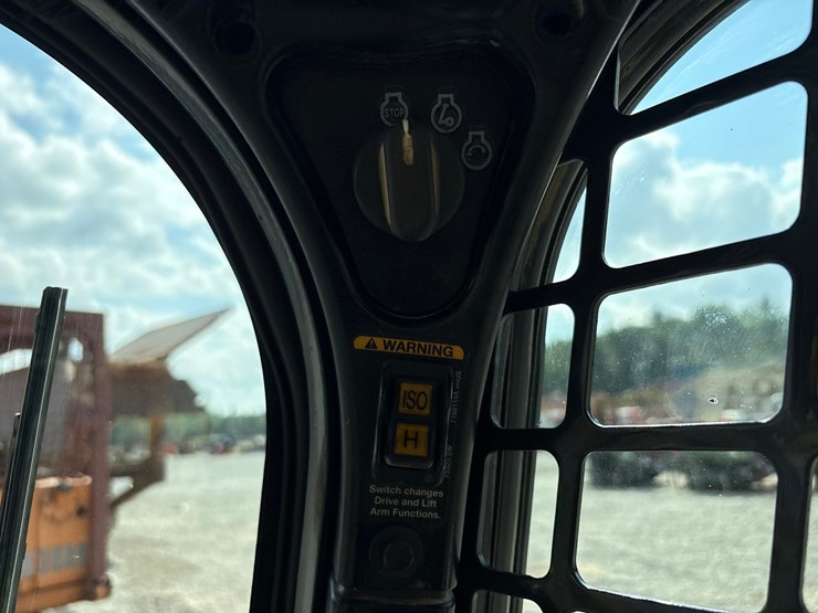 2016-bobcat-t630-image-51