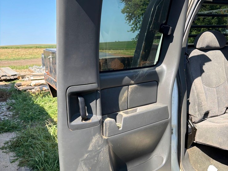 2006-chevrolet-3500-image-46