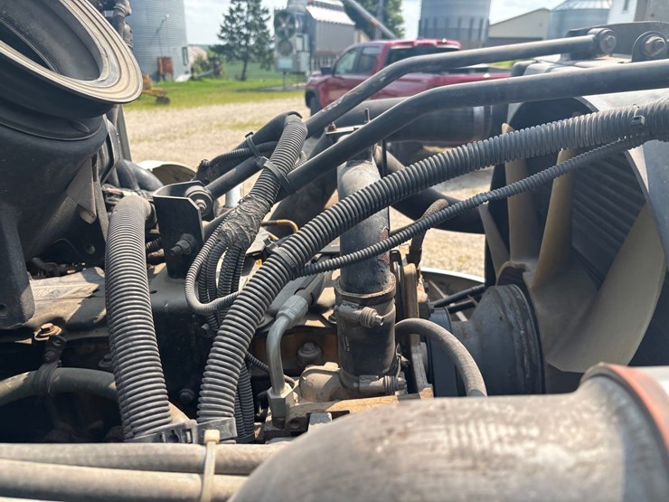 #2289-•-2006-peterbilt-tandem-axle-dump-truck-image-31